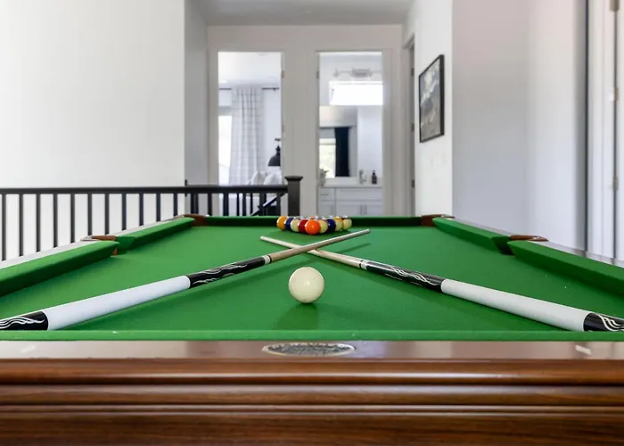 Luxe Mountain Escape Hot Tub & Pool Table * Flagstaff