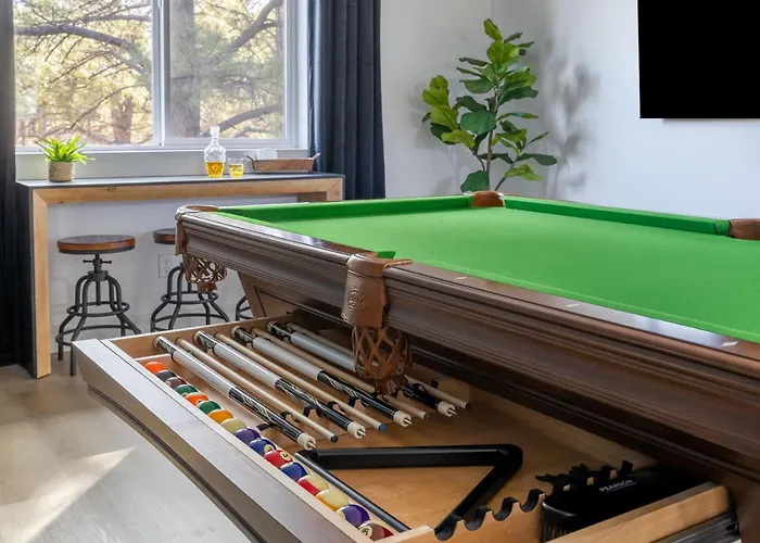 Luxe Mountain Escape Hot Tub & Pool Table * Flagstaff