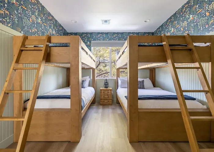 Holiday home Luxe Mountain Escape Hot Tub & Pool Table