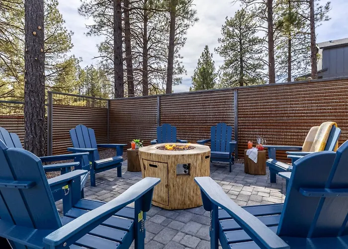 Luxe Mountain Escape Hot Tub & Pool Table * Flagstaff