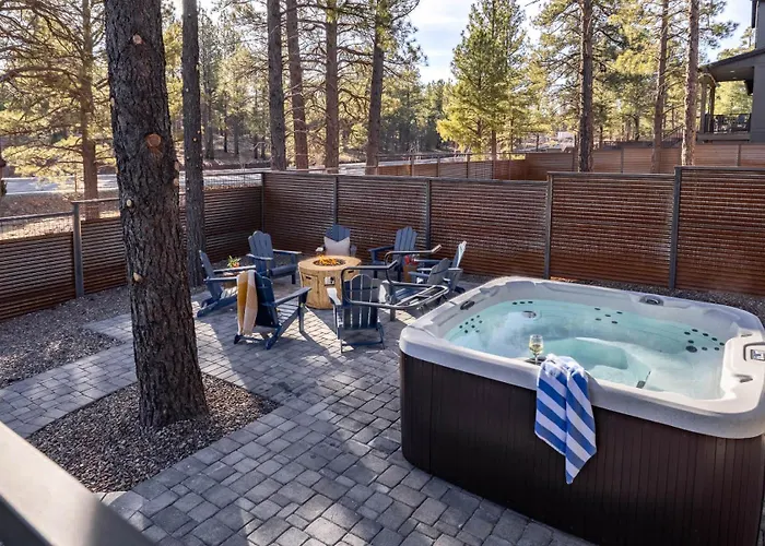 Luxe Mountain Escape Hot Tub & Pool Table * Flagstaff
