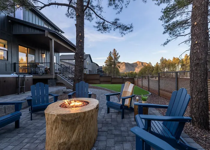 Holiday home Luxe Mountain Escape Hot Tub & Pool Table *