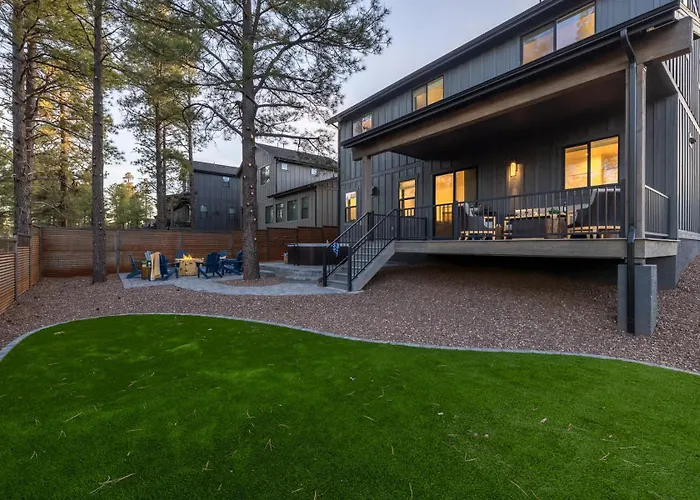 Luxe Mountain Escape Hot Tub & Pool Table * Flagstaff