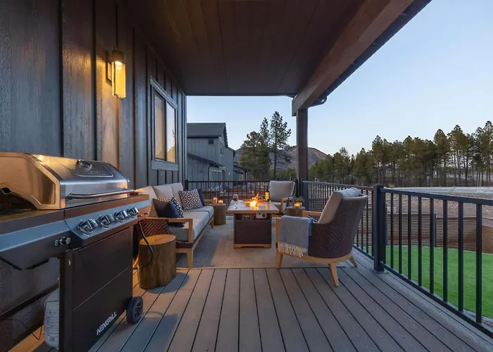 Luxe Mountain Escape Hot Tub & Pool Table *