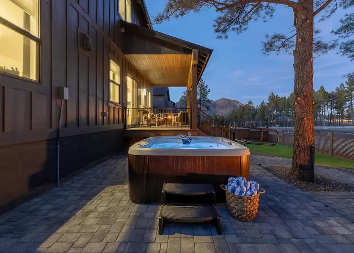 Luxe Mountain Escape Hot Tub & Pool Table