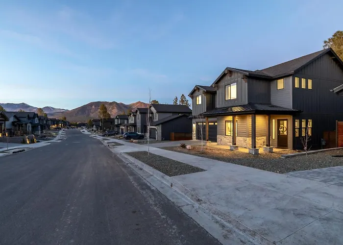 Holiday home Luxe Mountain Escape Hot Tub & Pool Table