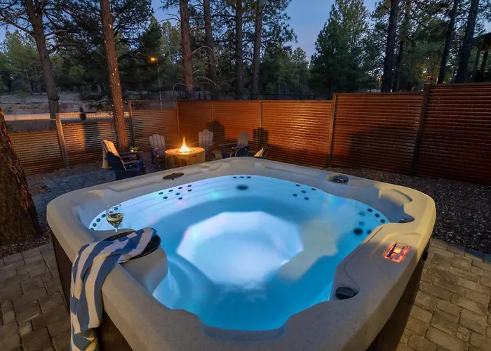 Luxe Mountain Escape Hot Tub & Pool Table Flagstaff