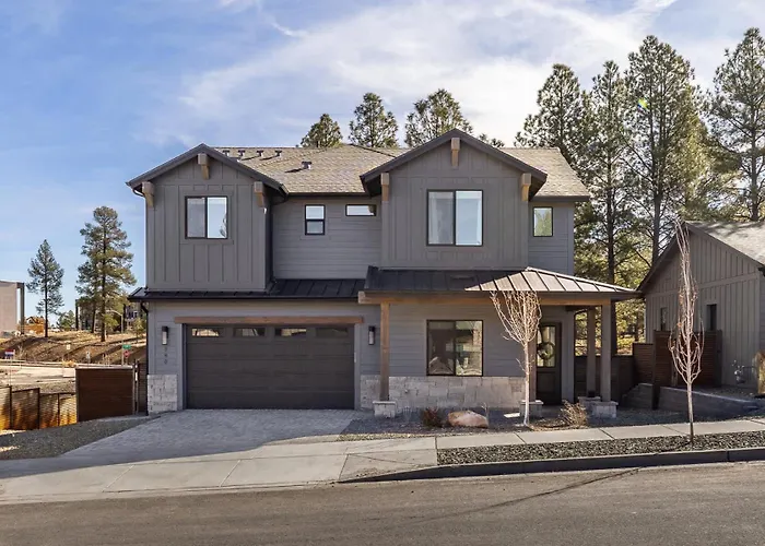 Holiday home Luxe Mountain Escape Hot Tub & Pool Table